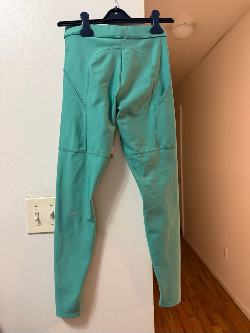 ALO Yoga Mint Green Leggings - High-Rise Performance Tights